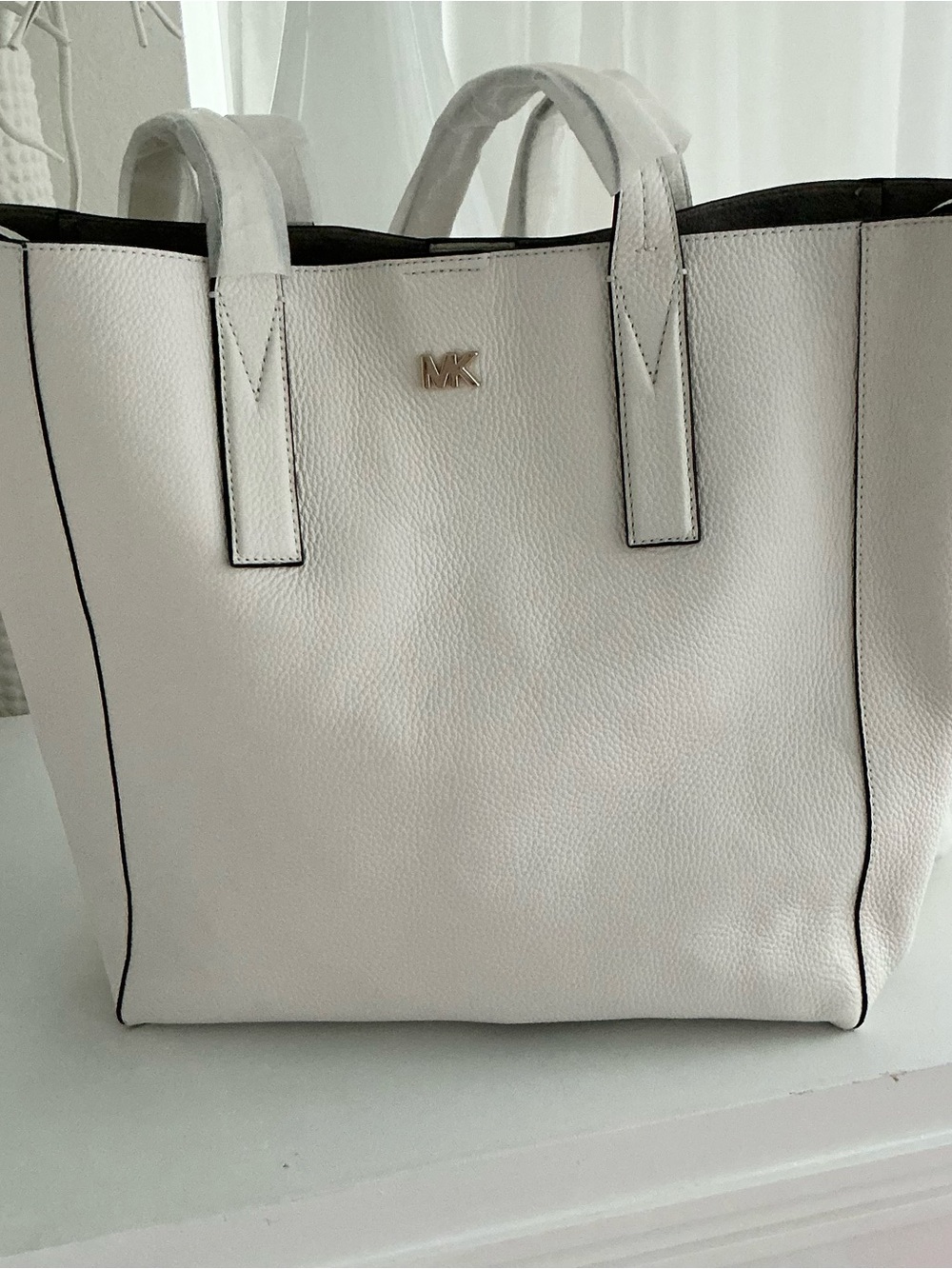 New With Tags Michael Kors White Leather Tote Bag - Classic MK Logo